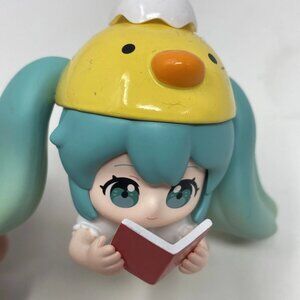Hatsune Miku collectible figure statue Chicken Chick Hat Reading A Book